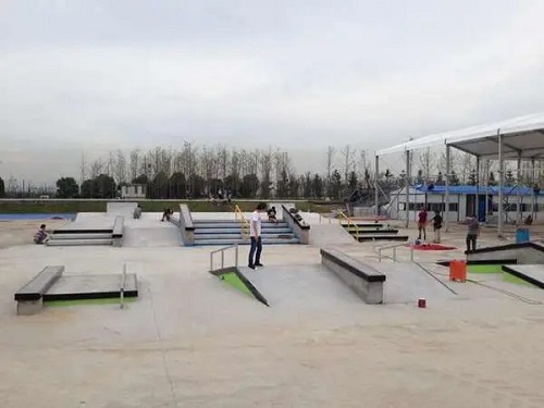 為什么要租賃板場道具而不是直接建造個滑板場？