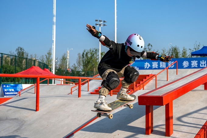 滑板場(chǎng)地中的滑板比賽規(guī)則及成績計(jì)算